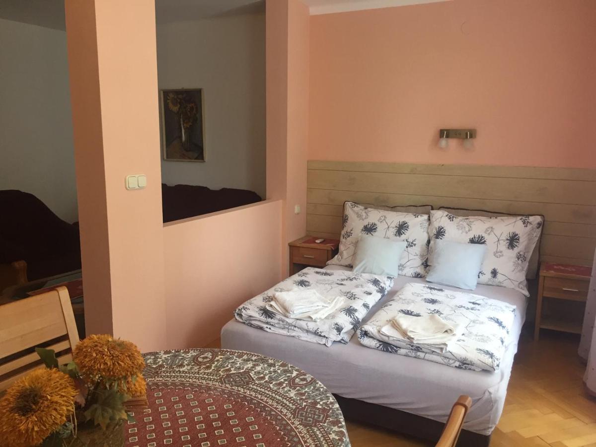 Apartments Yowan Хевіз Екстер'єр фото