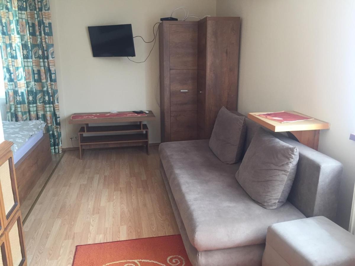 Apartments Yowan Хевіз Екстер'єр фото