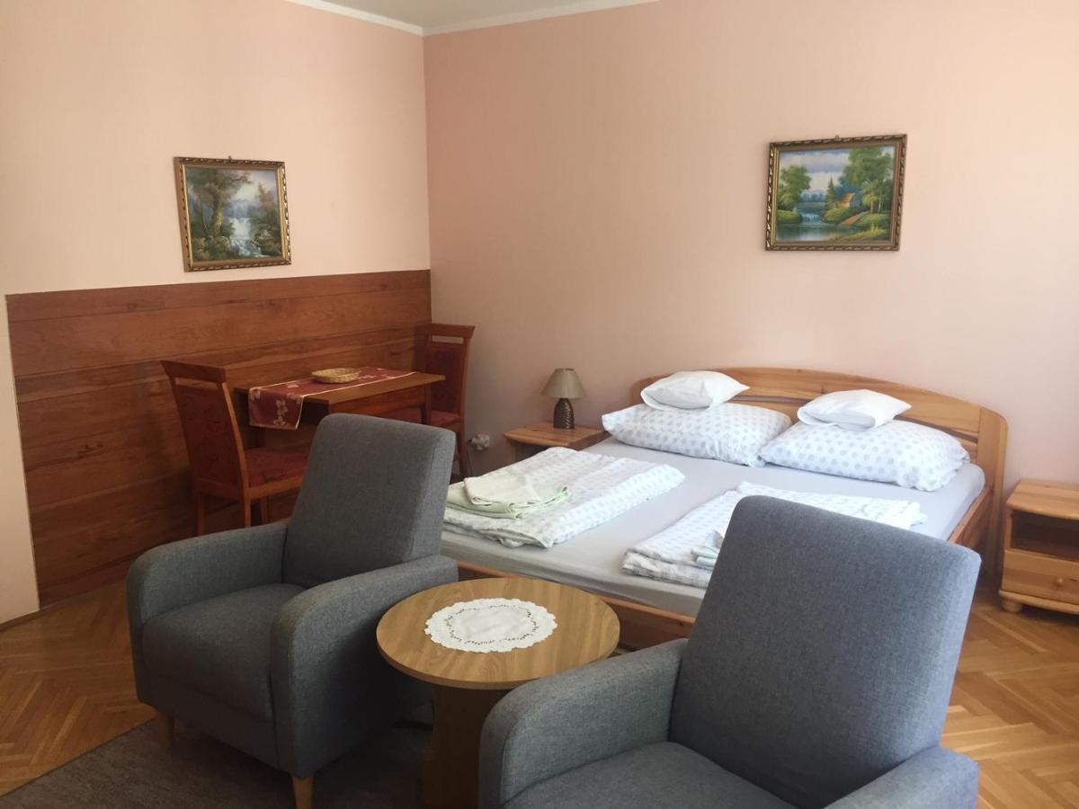 Apartments Yowan Хевіз Екстер'єр фото