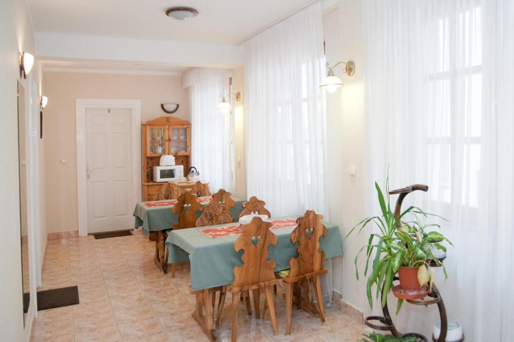 Apartments Yowan Хевіз Екстер'єр фото