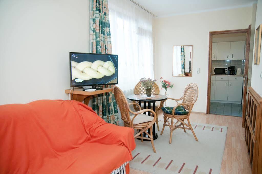 Apartments Yowan Хевіз Екстер'єр фото